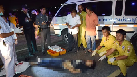 เศร้า! รถบัสพุ่งชน จยย. คู่รักหนุ่มสาวดับคาที่