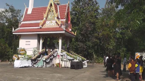 เผาศพแล้ว นักข่าวสาวเหยื่อรถชน สามี-ญาติยังทำใจไม่ได้