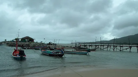 เรือเฟอร์รี่ข้ามเกาะสมุยงดบริการ ส่วนเกาะพะงันเปิดข้ามปกติ