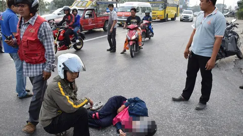 เดชะบุญ! สาว 16 ถูกกระบะเหยียบหัว ไม่ตาย เพราะสวมหมวกกันน็อก