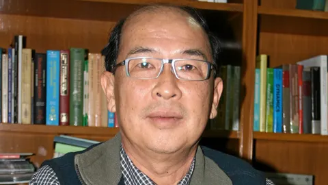 รัฐรับลูกเปิดประมูล 4 จีต้นปี 2558