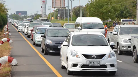 โคราชรถติดหนึบ ติดขัดสลับหยุดนิ่งระยะทาง 5 กม.