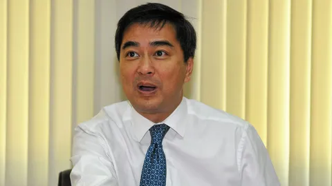 มาร์ค ยํ้าขอทำประชามติ รธน.ฉบับใหม่ ยันพร้อมลงเลือกตั้งปี 59