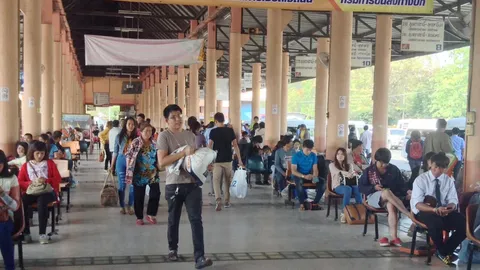 คนอีสานแห่กลับกรุง! แบกข้าวสารไปไว้เป็นเสบียง 