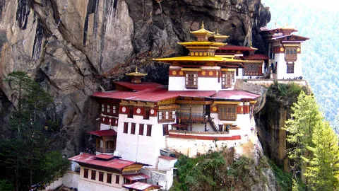 ‘บัวแก้ว’แจงเหตุนักท่องเที่ยวไทย ตกเขาที่‘ภูฏาน’