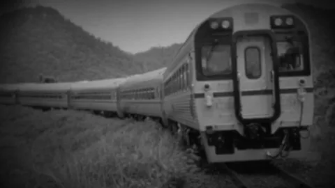 หนุ่มใหญ่กระโดดรถไฟ กรุงเทพฯ-อุบลฯ ยังไม่รู้ชะตากรรม