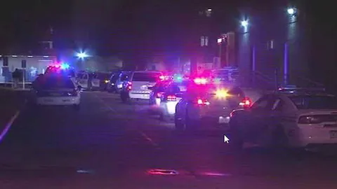 ระทึก! ชายมะกันก่อเหตุจับ 2 ตัวประกันที่ รพ. เครียดลูกกำลังจะตาย