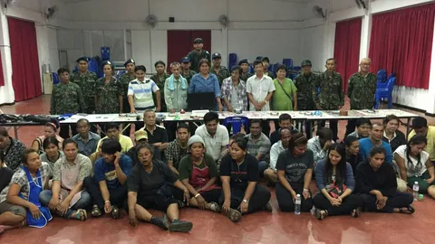 ทหารบุกทลายบ่อนไฮโล เปิดโจ๋งครึ่มกลางสวนปาล์มชุมพร