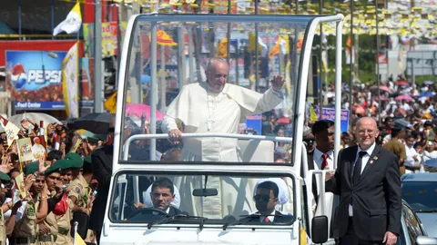 โป๊ปฟรานซิส เสด็จเยือนศรีลังกา 'เมืองพุทธ'