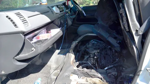 ไฟไหม้รถตู้ หวิดย่างสด