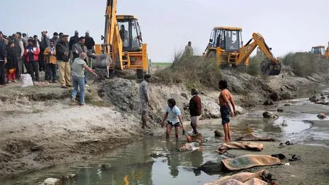 อินเดียเร่งสืบที่มา หลังพบ 102 ศพลอยอืดในแม่น้ำคงคา
