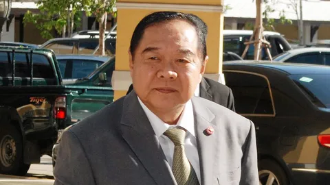 'ประวิตร' ร่วมงานวันทหารผ่านศึก เชิดชูทหารกล้า