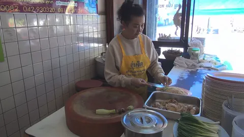 ข้าวมันไก่อุดรฯ ไร้ผลกระทบ 'อหิวาต์เทียม' เน้นต้มเลือดสุก