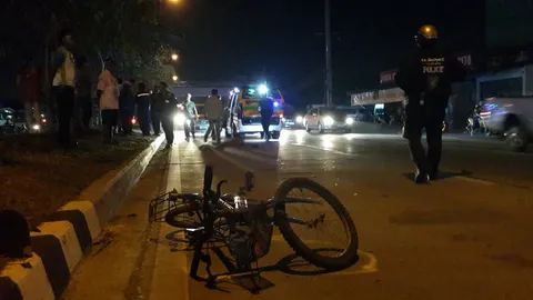 ช่างทำเบาะปั่นจักรยาน ตัดหน้าเก๋งจ่าทหาร ถูกชนดับคาที่