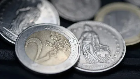 "บาท" วิ่งตาม "เยน" แข็งค่าสุดใน 1 เดือน เงินฟรังก์สวิสป่วนตลาดโลก ธปท.สั่งจี้ติดผลกระทบทุนนอก