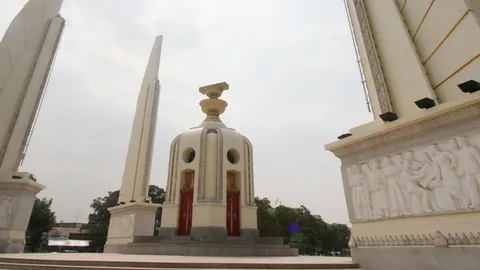 เหลือง-แดง ยึดแนวประชาเสวนา ตอบรับร่วมยกร่าง รธน.