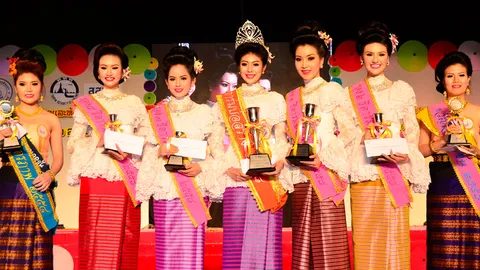 'น้องลิ้นจี่' บัณฑิตป้ายแดง มช. คว้าตำแหน่งธิดาร่มบ่อสร้าง ปี 2558