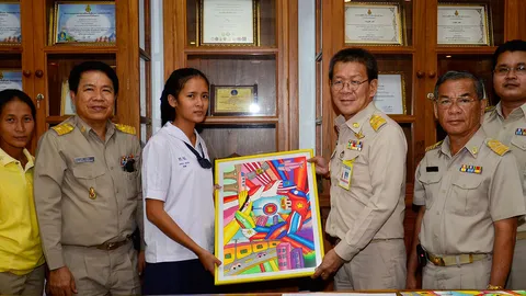 ชื่นชม 'น้องกระต่าย' สาวน้อยพิการ ฝีมือระดับแชมป์ประเทศ! (ชมคลิป)