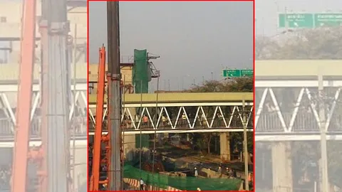 นั่งร้านก่อสร้างรถไฟฟ้า หน้าห้างย่านหลักสี่ถล่ม เจ็บระนาว