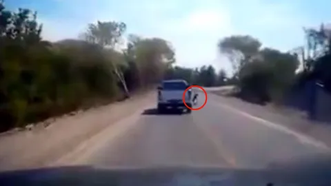 ทริปเขาค้อระทึก! เด็กม้งตกรถ ชี้เป็นอุทาหรณ์พ่อแม่