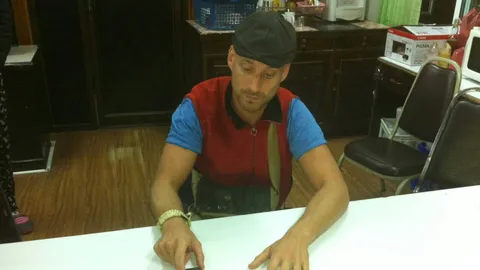 อาบน้ำมือโผล่! สาวน้ำหอมแจ้งจับหนุ่มร่วมชาติ ปีนถ่ายคลิป