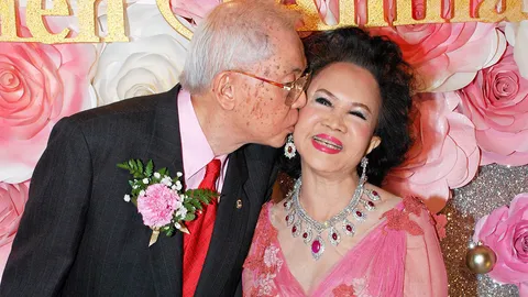 รักเราไม่เก่าเลย!! วิวาห์หวานรอบ 2 เจ้าแม่แจ่มจันทร์