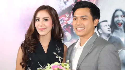 'ขนมจีน' ควง 'เคน' ออกงานคู่ครั้งแรก ปลื้มได้ดอกไม้เซอร์ไพรส์