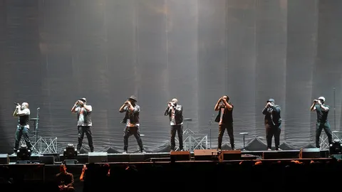 'ไมเคิล บูเบลย์'จัดเต็มเพลงฮิต หยอดมุกฮา สร้างสีสันสุดยอดโชว์