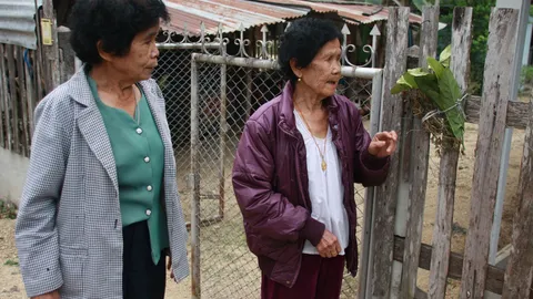 ยังผวา! ชาวบ้านแห่ติดยันต์-ใบหนาด ไล่ 'ผีปอบ' (ชมคลิป)