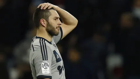 'หงส์แดง-ปืนใหญ่' หวังซิว 'ชีญัก' เสริมแกร่งก่อนเดดไลน์