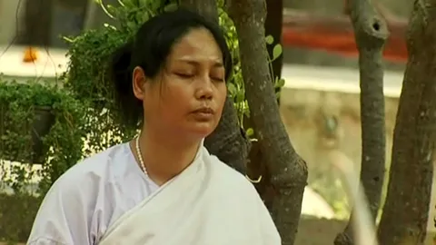 ชีวิตตกอับ! 'ยุ้ย-รจนา' นางแบบโลก หันหน้าเข้าวัดปฏิบัติธรรม (ชมคลิป)