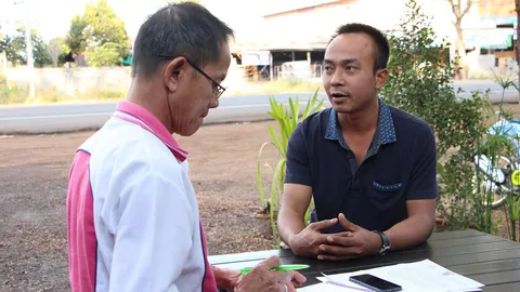 พ่อลูกอ่อนโวย! เด็กป่วยไปหาหมอคลินิก ได้ยาหมดอายุ (ชมคลิป)