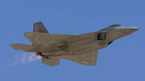 ทอ.จอร์แดนบอมบ์ไอซิสสะดวก ได้เอฟ-22 สหรัฐฯช่วยคุ้มกัน