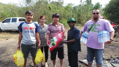 ธารน้ำใจ! กลุ่มคนรักสุนัขแห่ช่วยลุงใจบุญ ชุบชีวิตสุนัขจรจัดกว่า 30 ตัว