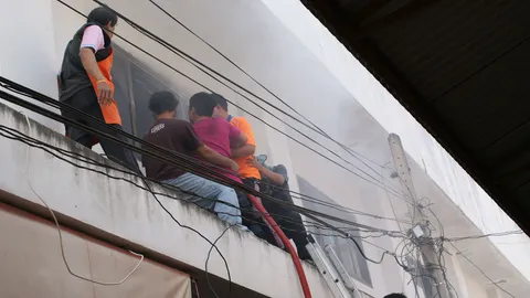 ชาร์จมือถือทิ้งไว้ ไฟช็อต เพลิงลุกไหม้บ้านหวิดวอด