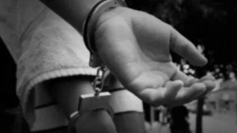 จะหิวข้าวหรือเหงา? โจ๋กำแพงเพชรปีนข้างบ้าน ขโมยมือถือกับแท็บเล็ต