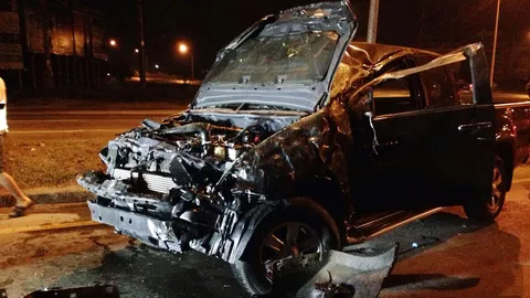 หนุ่มเชียงใหม่ไม่คาดเข็มขัดฯ ปิกอัพเสียหลักดับคาที่