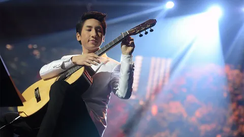 "เบิร์ด"กีตาร์เทพ ร่ายมนตร์สะกดผู้ฟัง