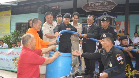 ทหารพรานสระแก้ว ช่วยภัยแล้ง แจกจ่ายน้ำอุปโภค บริโภคตามแนวชายแดน