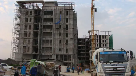 สลิงขาด!! ลิฟต์ก่อสร้างคอนโดฯระยอง ร่วงกระแทกพื้น คนงานเขมรสาหัส 3 