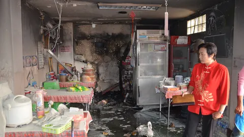 ร้านข้าวมันไก่โคราช จุดธูปไหว้เจ้าวันตรุษ ไหม้บ้านเสียหาย 3 แสน!
