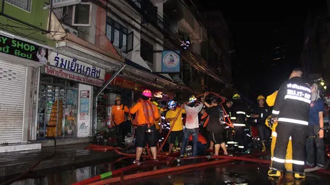เกิดเหตุเพลิงไหม้ร้านโทรศัพท์ย่านบางกอกใหญ่ 6 คูหา