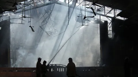 ไฟไหม้วอด2ล้าน! หอประชุม ร.ร.สตรี เมืองคอน 