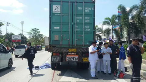 สยองวันคล้ายวันเกิด! สาวเทคนิคซิ่งจยย. โดน18 ล้อ ทับร่างแหลก