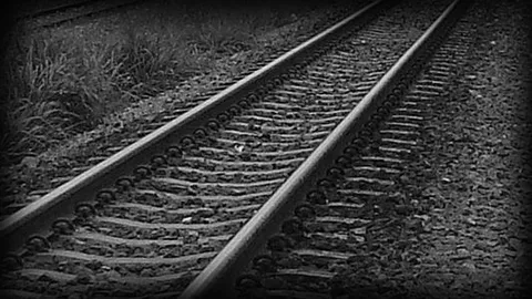 สลด! ม้าเหล็กทับร่างเฒ่า 74 ข้ามซื้อ นสพ.