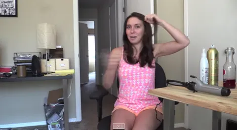 ดูยัง! สาวเปิดกล้องสอนทำผม แต่กลับเจอเรื่องหลอน