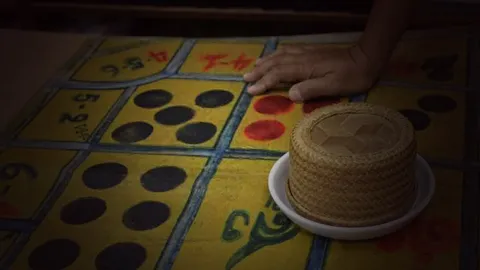 'พัทลุง' คุมเข้ม ห้ามพกปืน-เล่นพนันในวัด ฝ่าฝืนจับติดคุก