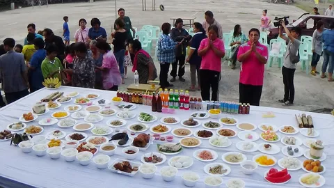 เลี้ยงโต๊ะจีนผี! เฮี้ยนจัดเจอในวัด เชื่อเป็น‘สัมภเวสี’ 