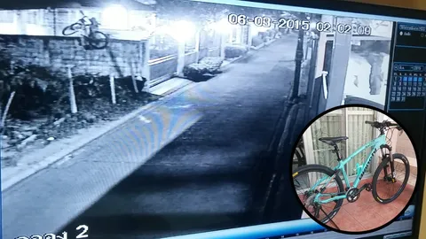 เตือนภัยนักปั่น! จักรยานจอดในบ้านแท้ๆ ขโมยยังปีนเข้ามาเอาไปแบบลอยนวล (ชมคลิป)