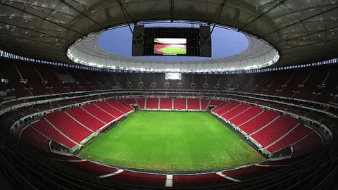 ดีกว่าปล่อยร้าง! 'บราซิล'แปลงสนามบอลโลกเป็น 'อู่รถบัส' 